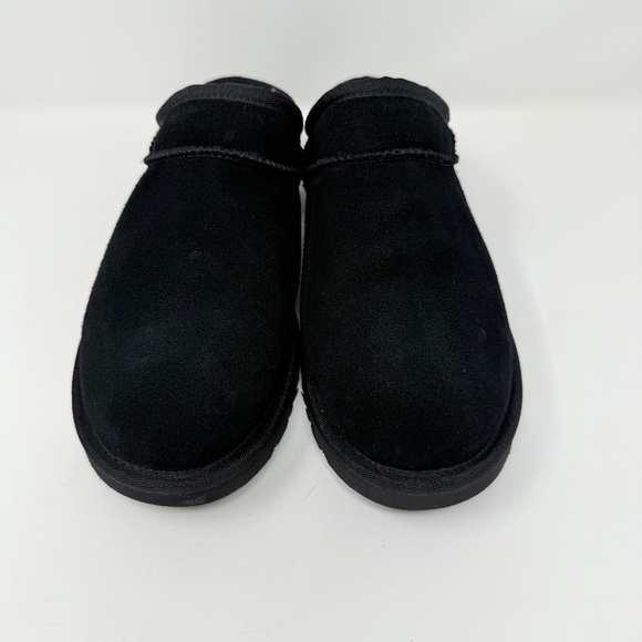 New UGG Classic Slipper In Black Women's Sz 10 - Picture 10 of 16